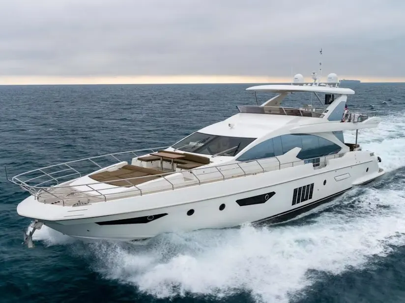 2016 Azimut 80 Flybridge Happy Hours running at speed
